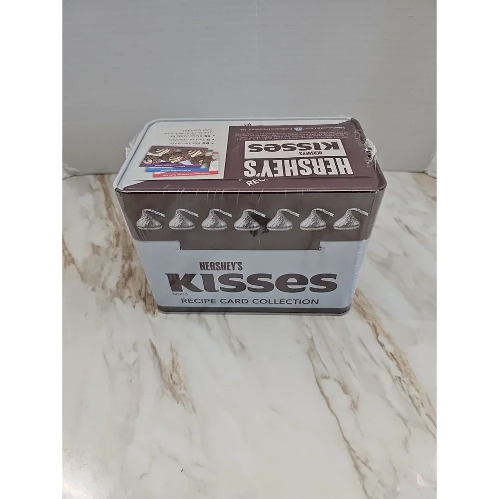 Hershey's  2021 Recipe Card Collection Tin Box NEW with 85 recipes 5 dividers